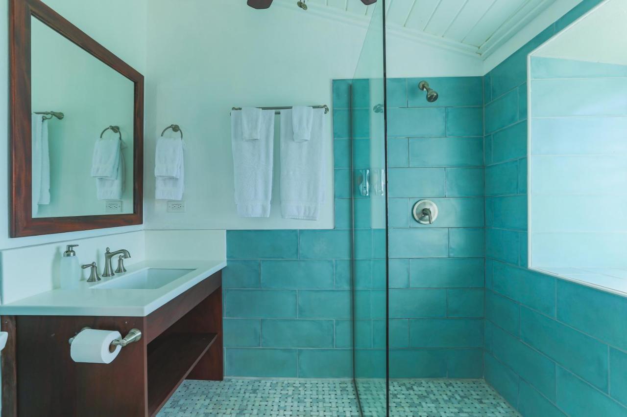 Feather Leaf Inn Frederiksted Екстериор снимка